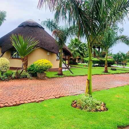 Riverstone Guest Lodge Harare Esterno foto