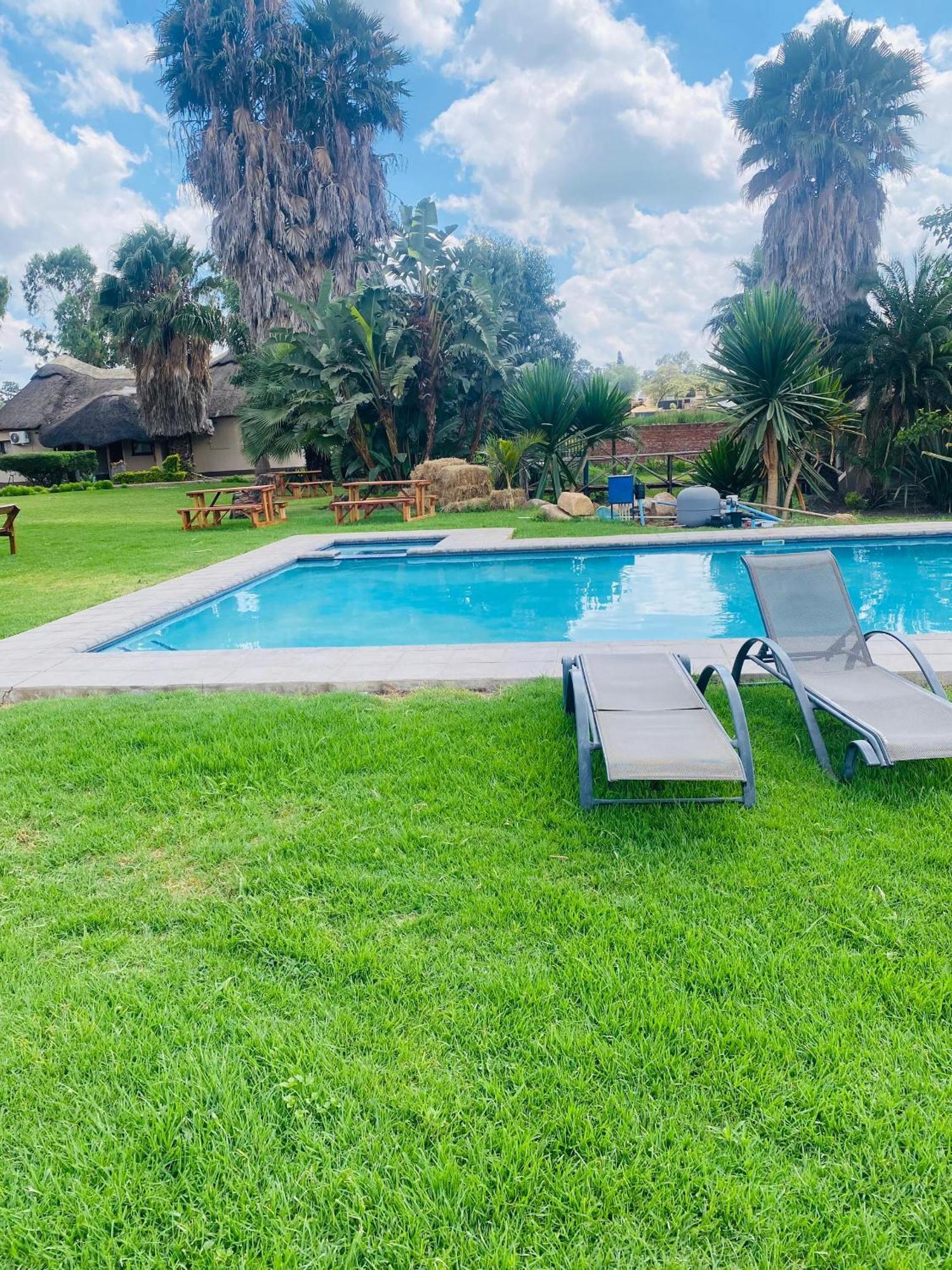 Riverstone Guest Lodge Harare Esterno foto