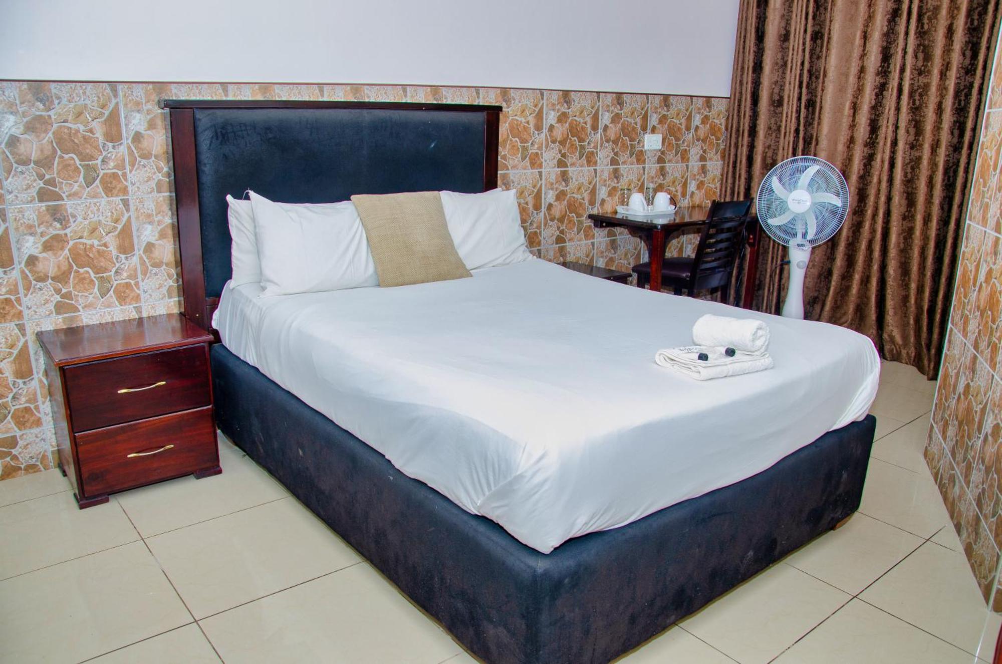Riverstone Guest Lodge Harare Esterno foto