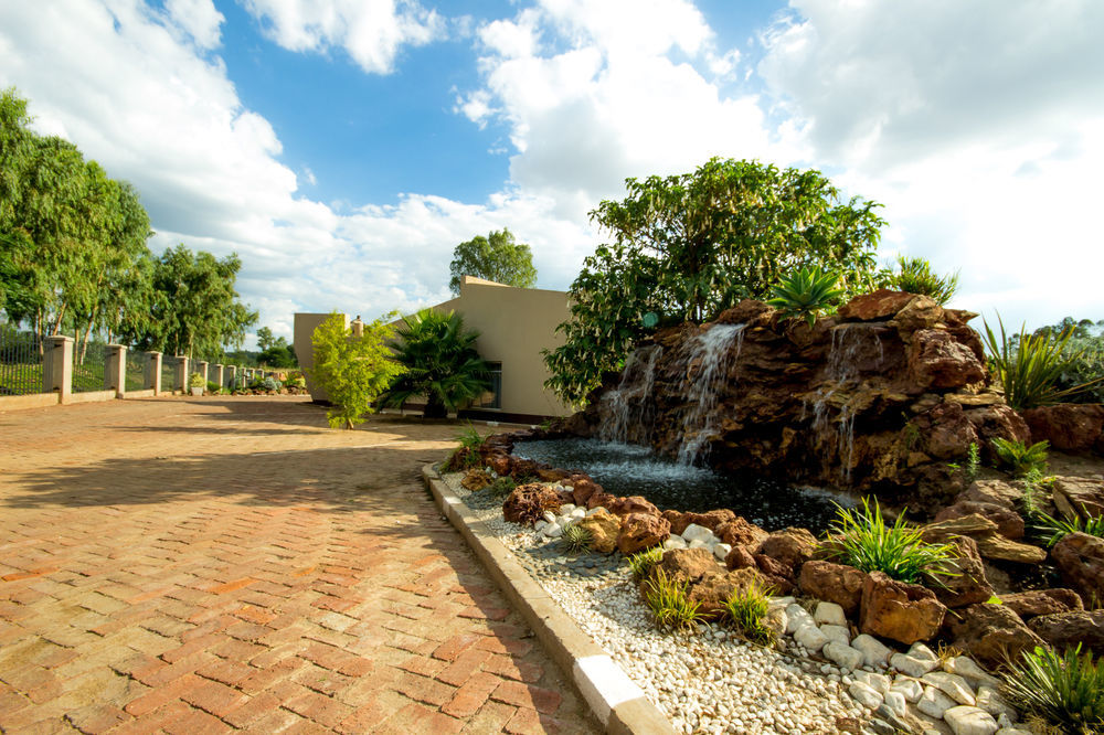 Riverstone Guest Lodge Harare Esterno foto